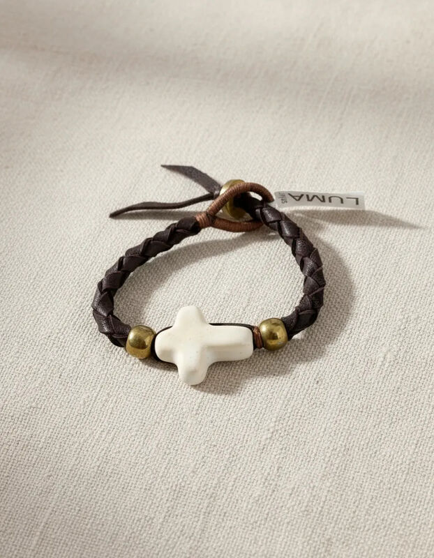 Pulsera Tejida Con Cuero Negro Y Cruz De Piedra... image number null