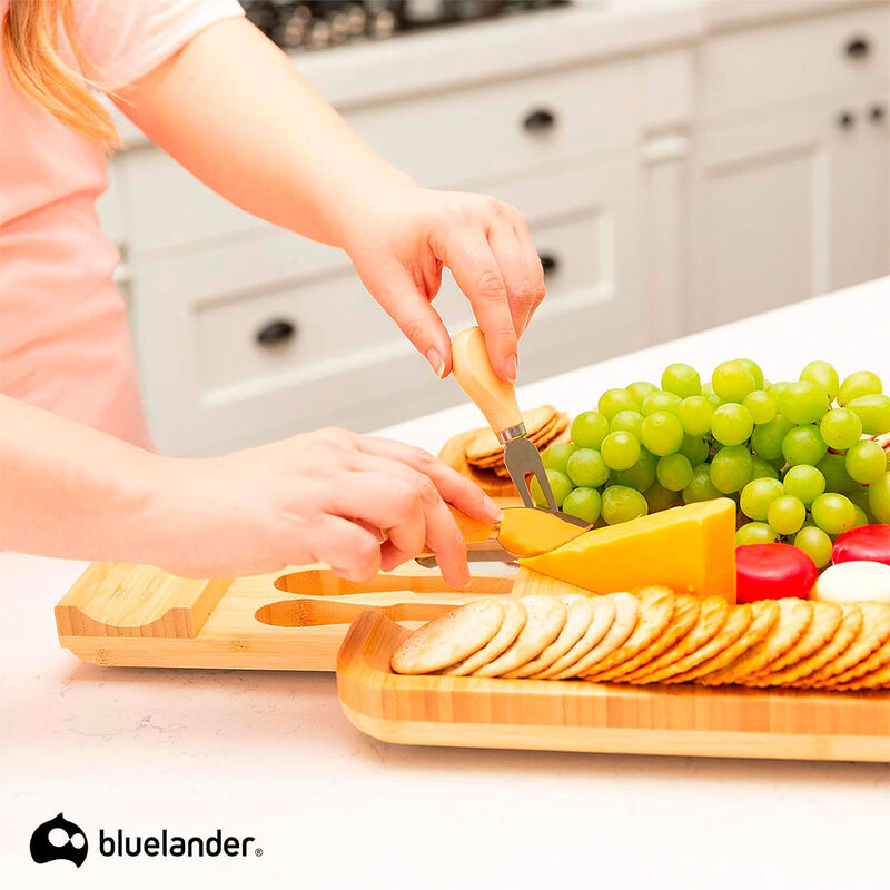 Tabla para Quesos Cuadrada de Bamb&uacute; con Cuchill... image number null