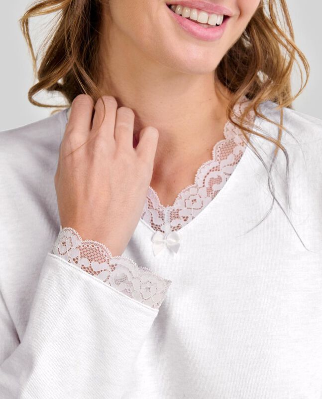 Camis&oacute;n Lencero con Encaje y Manga Larga Marfil image number null