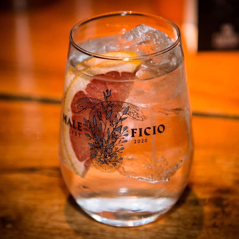 Ginebra Destilado Pe&ntilde;on Del Aguila Maleficio Dr... image number null