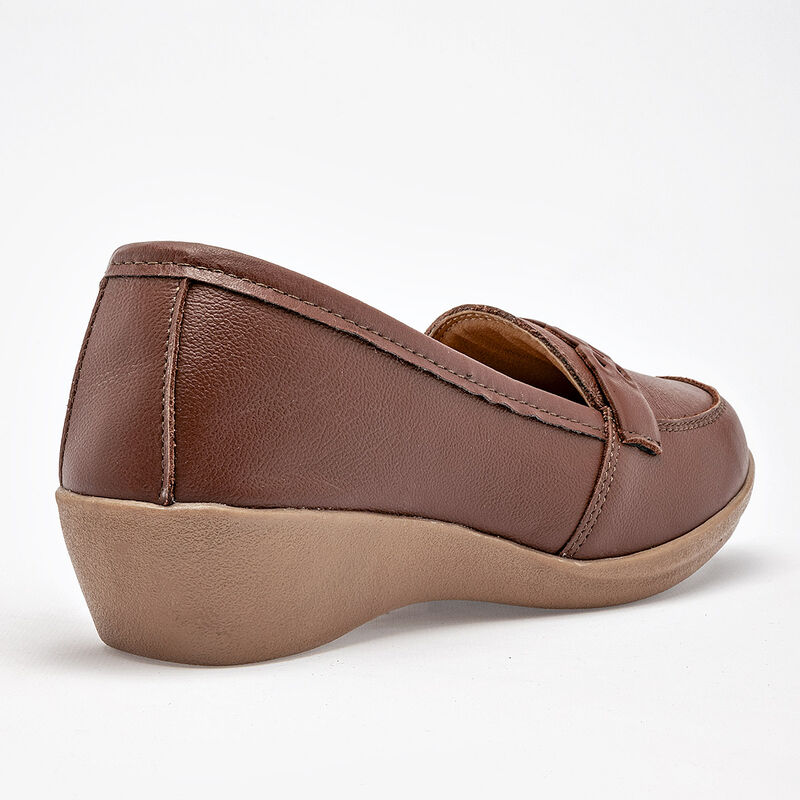Gilardi Zapato de horma c&oacute;moda para mujer camel image number null
