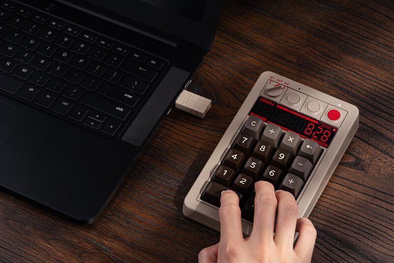 Teclado Num&eacute;rico Mec&aacute;nico 8bitdo Retro 18 Bluet... image number null