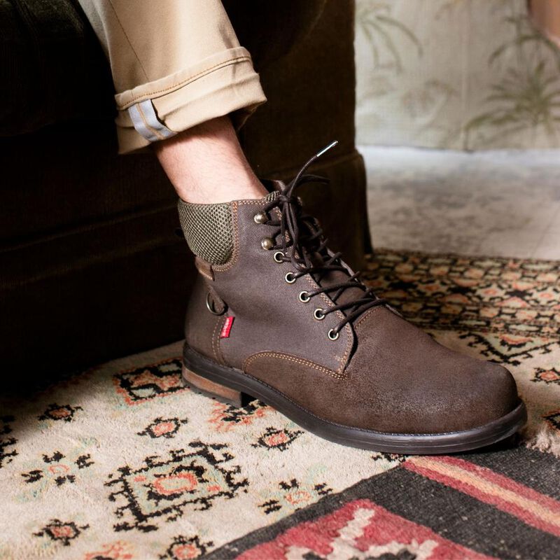 Bota De Piel Levi's&reg; Hombre L227241 Choco image number null