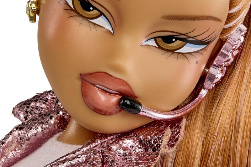 Mu&ntilde;eca De Moda Bratz Pop Starz Yasmin Con Acces... image number null