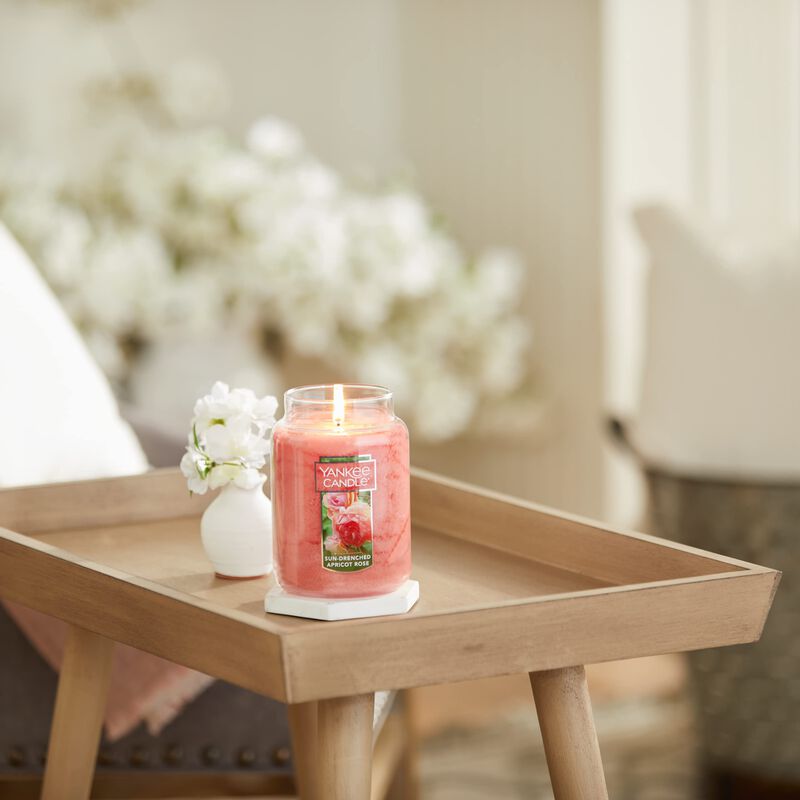 Vela Yankee Candle Albaricoque Y Rosa Al Sol image number null