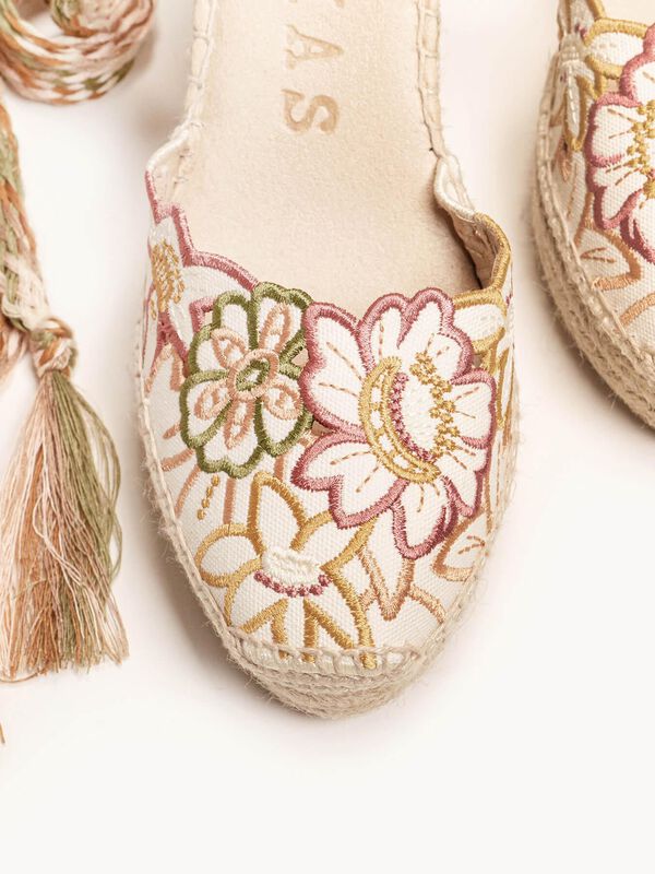 Alpargata de Cu&ntilde;a Alta Romero Bordada Rosa image number null