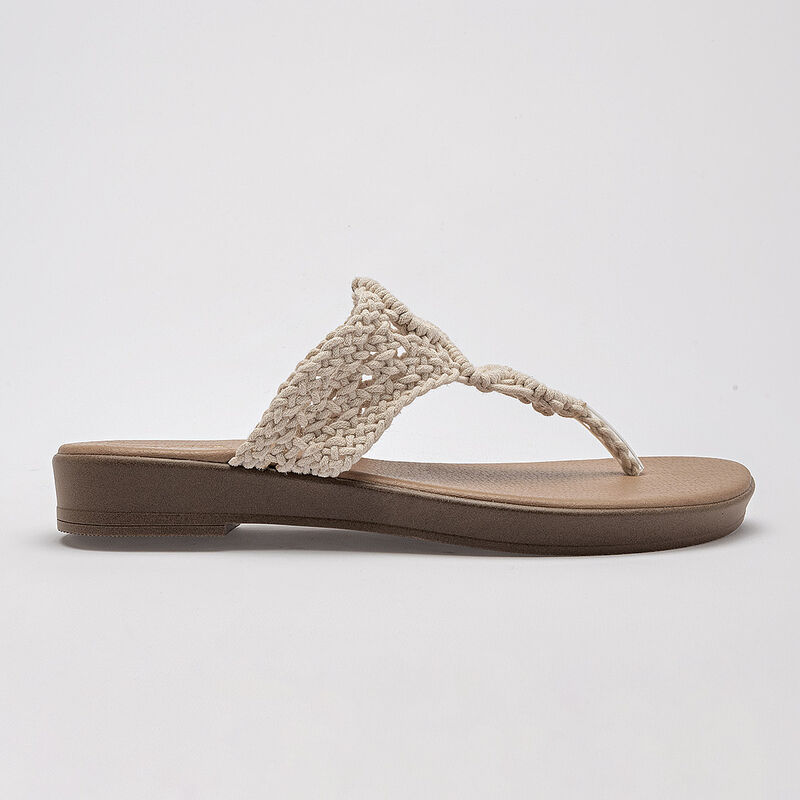 Mora Tierra sandalia piso para mujer latte cod ... image number null