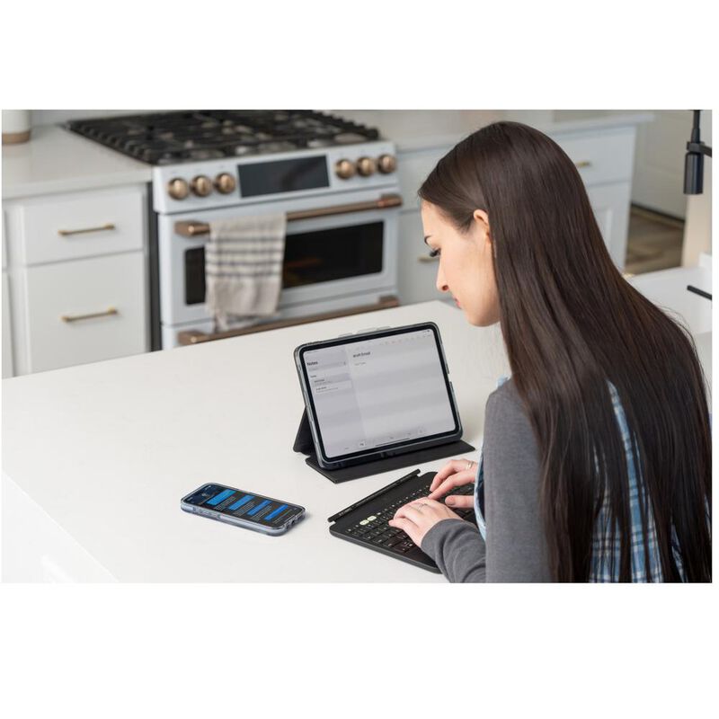 Teclado Zagg Pro Keys 2 iPad Air 6 12.9 Negro image number null