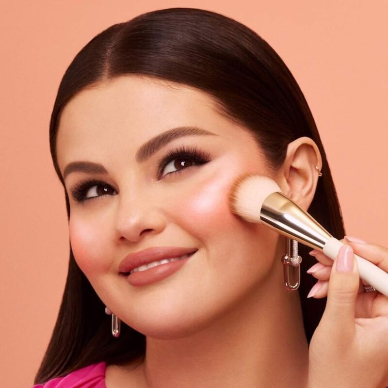 Colorete En Polvo Rare Beauty De Selena Gomez S... image number null