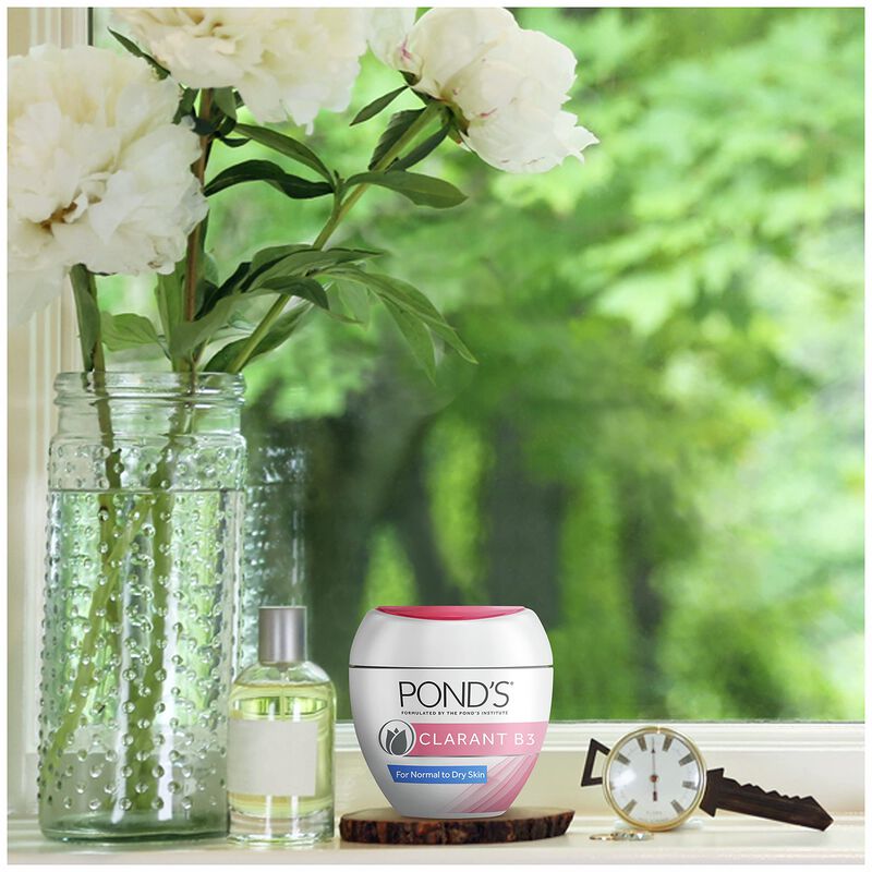 Corrector De Manchas Oscuras Pond's Clarant B3,... image number null