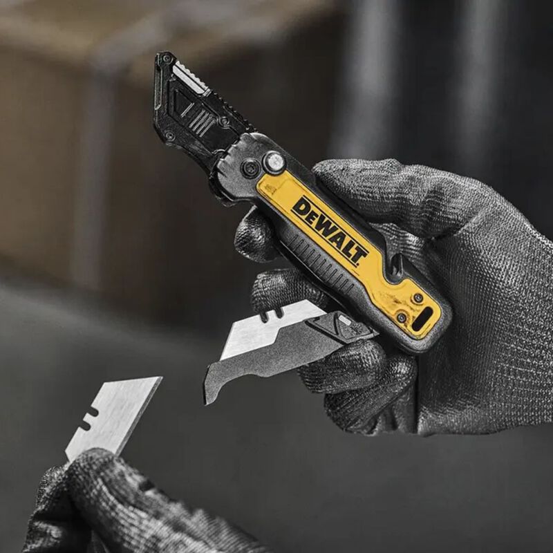 Cutter Plegable con Almacenamiento DEWALT DWHT1... image number null