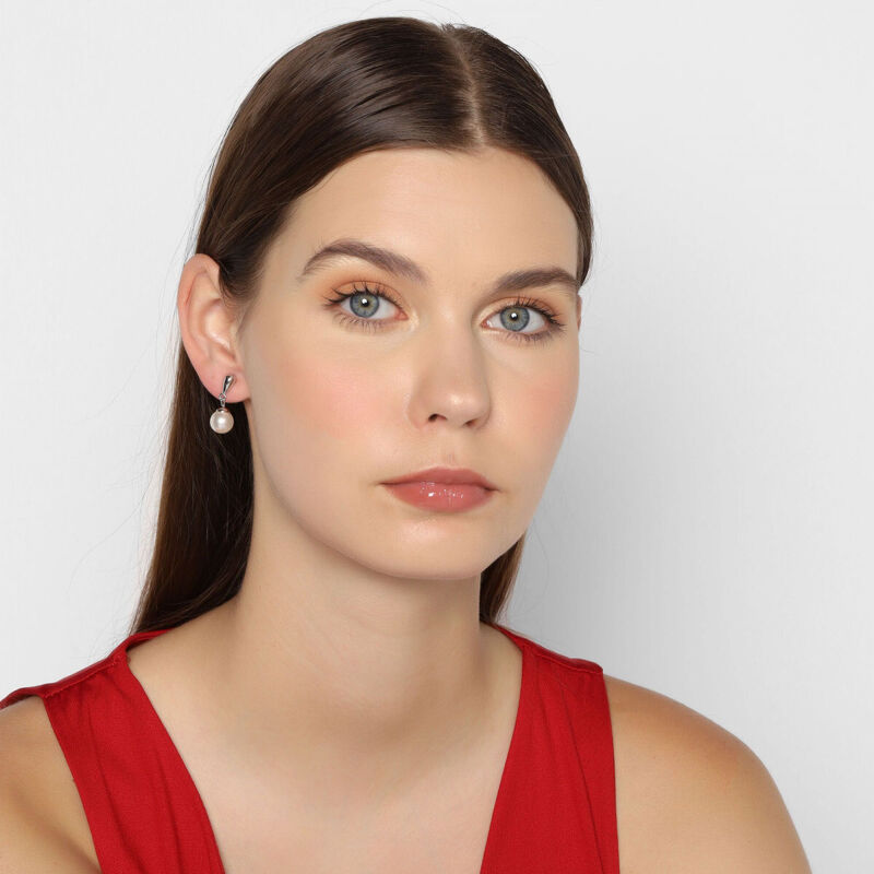 Aretes en Ba&ntilde;o de Oro Blanco de 18K con detalle... image number null