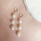 Aretes largos 3 perlas con gancho de plata