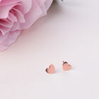 Aretes con poste de coraz&oacute;n de plata con ba&ntilde;o de oro rosa