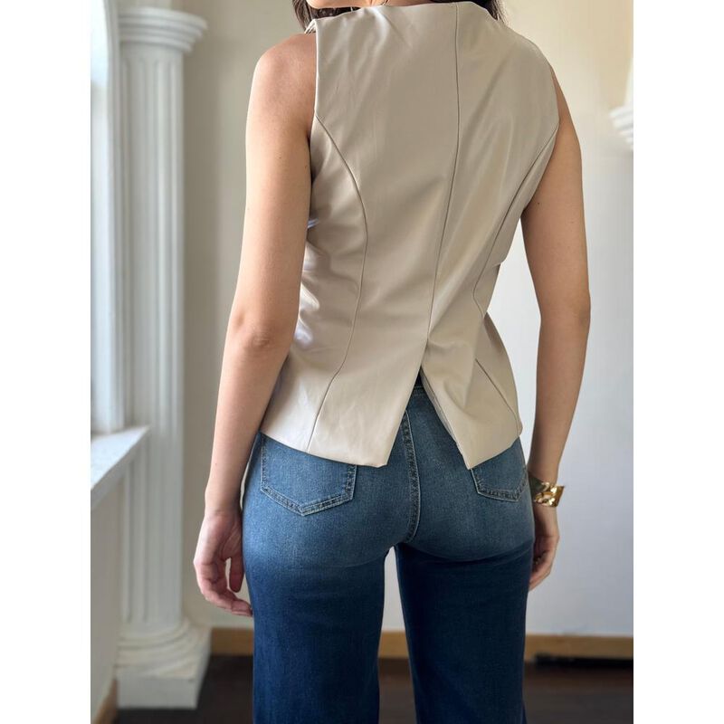 Chaleco de vinipiel image number null