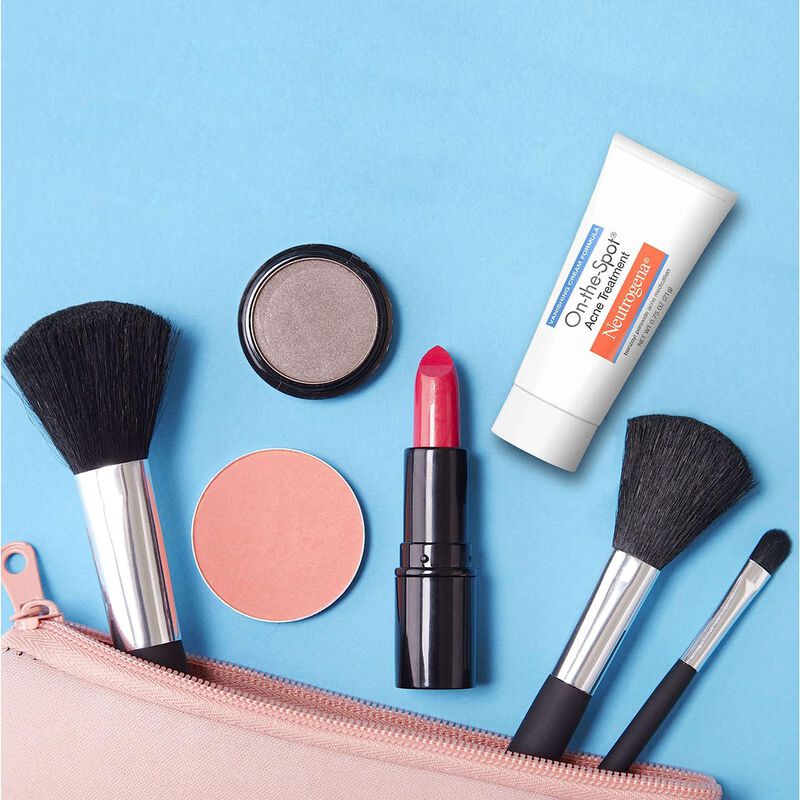 Gel Para El Tratamiento Del Acn&eacute; Neutrogena On-... image number null