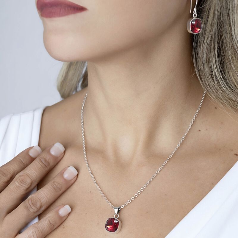 Collar y Aretes Cushion con plata .925 Zvezda image number null