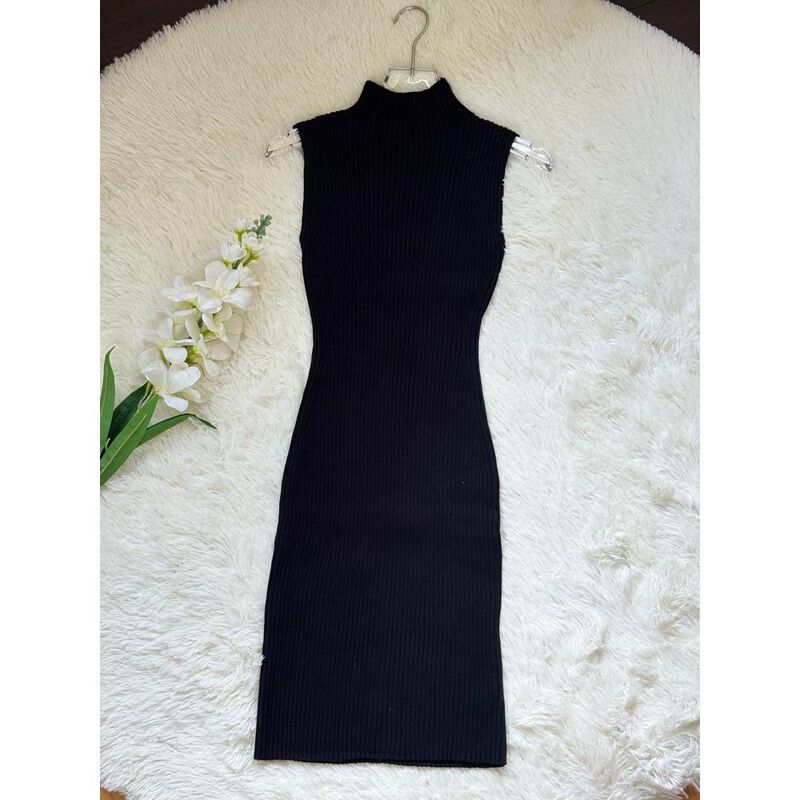 Vestido tejido cuello alto sin mangas image number null