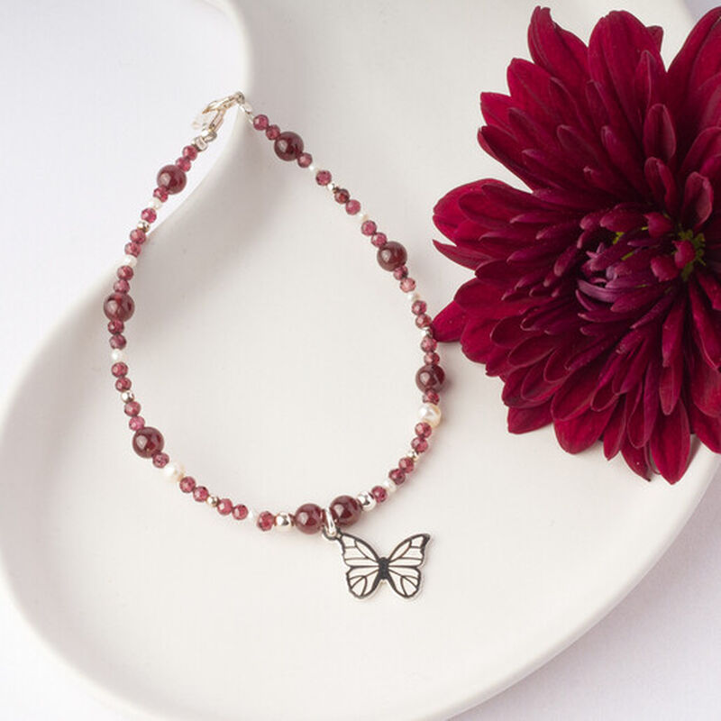 Pulsera mariposa Suerte con granate y perla image number null
