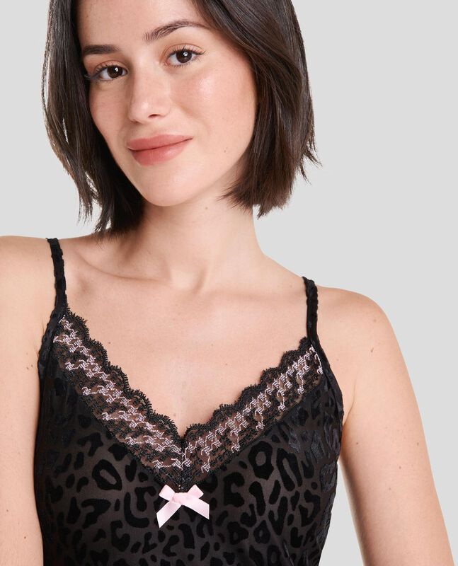 Camis&oacute;n Largo Flocado Lohe Negro image number null