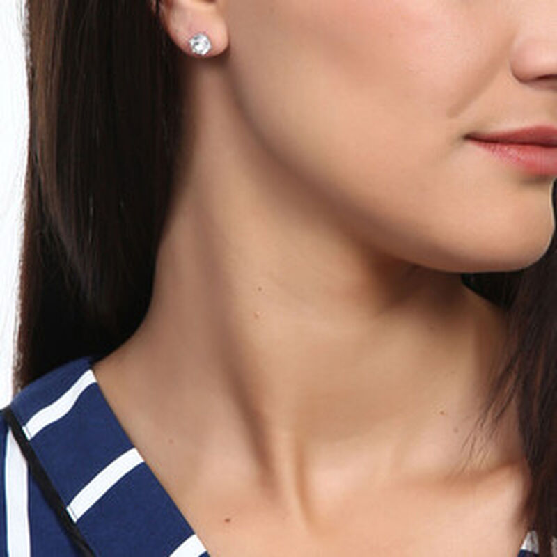 Aretes en Baño de Oro Blanco de 18K  con Crista... image number null