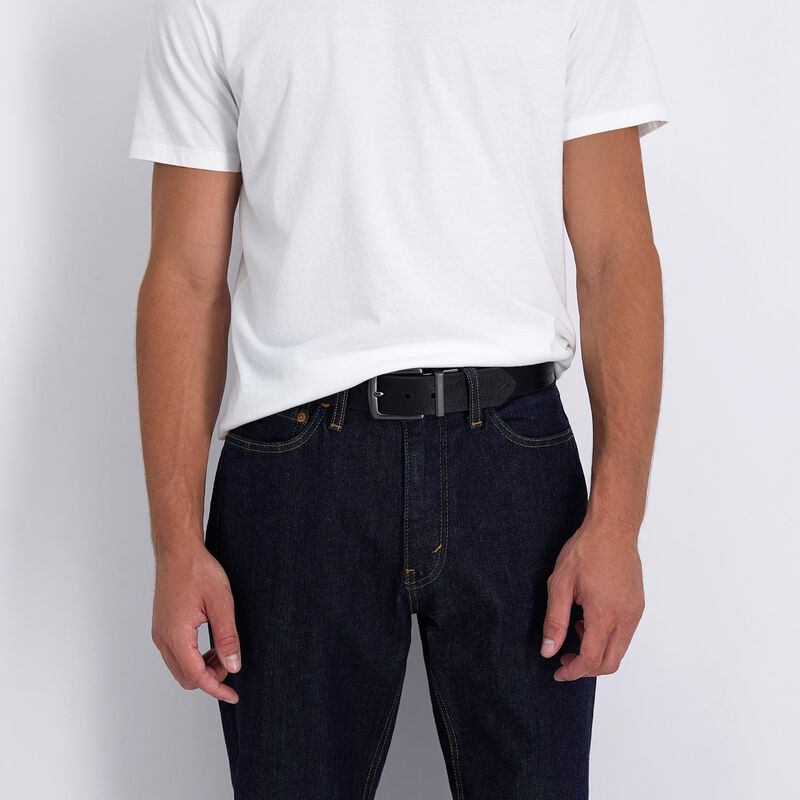 Jeans Casuales Reversibles Con Cintur&oacute;n Levi's,... image number null