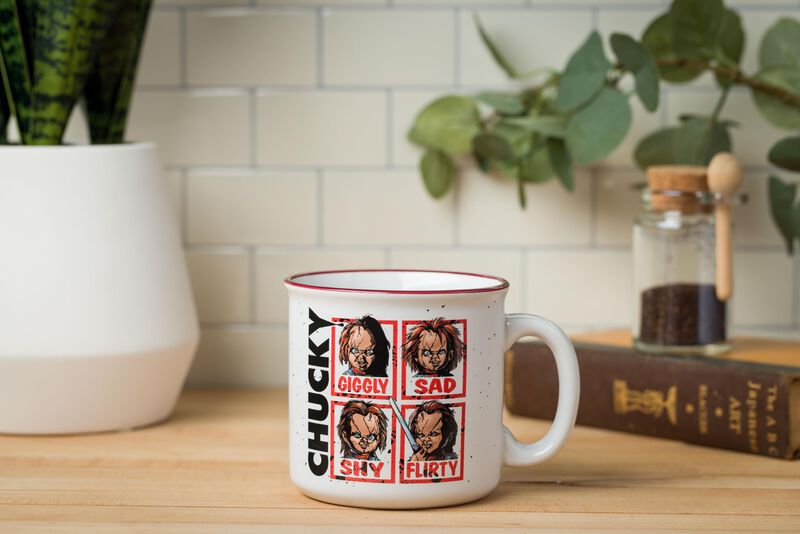Taza Camper De Cer&aacute;mica Silver Buffalo Chucky M... image number null