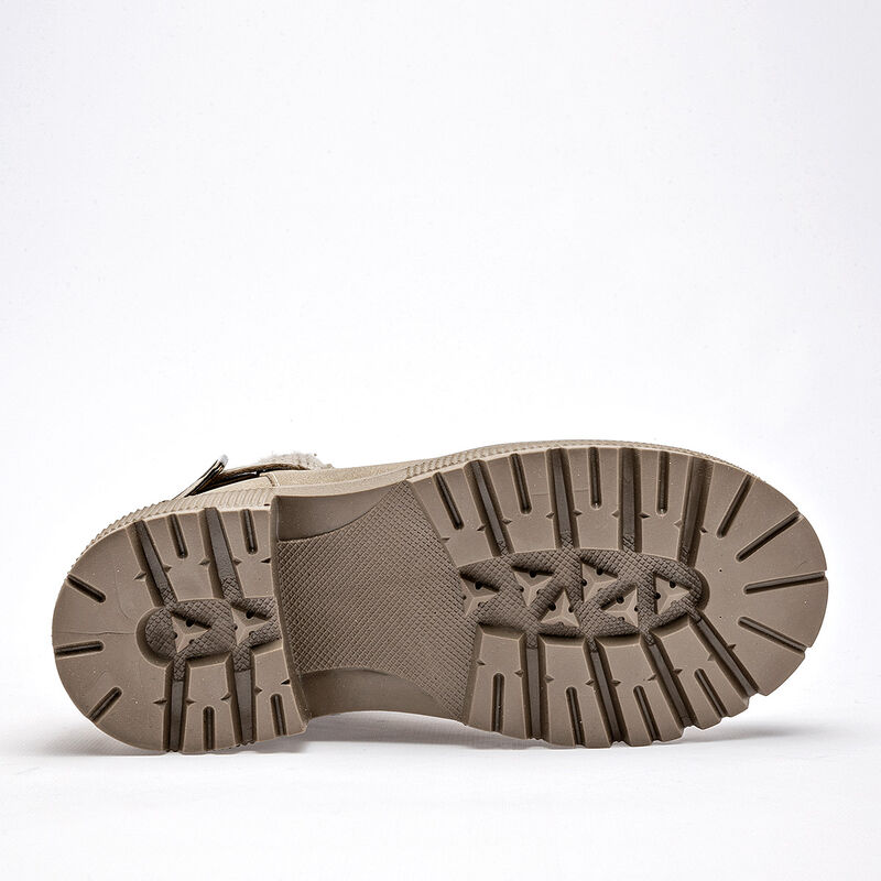 Ensue&ntilde;o Bot&iacute;n para ni&ntilde;a. Beige image number null