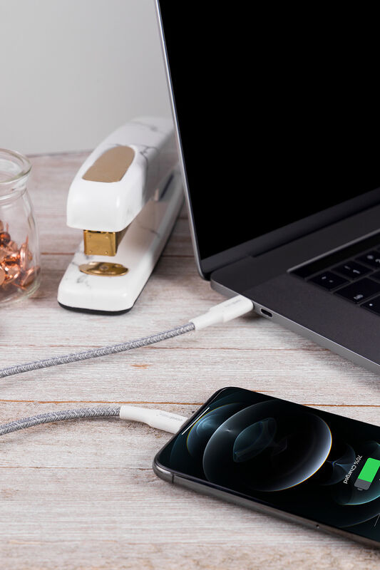 Cable USB-C to Lightning 6ft Gris image number null
