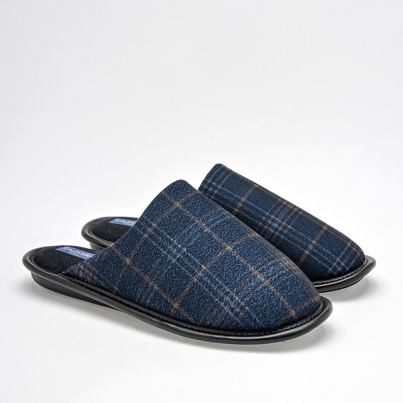 Calzatura Pantufla para hombre. Negro camel image number null