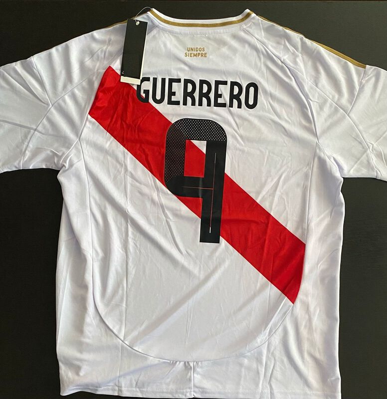 Jersey Paolo Guerrero 9 Titular Local  Blanco 2... image number null