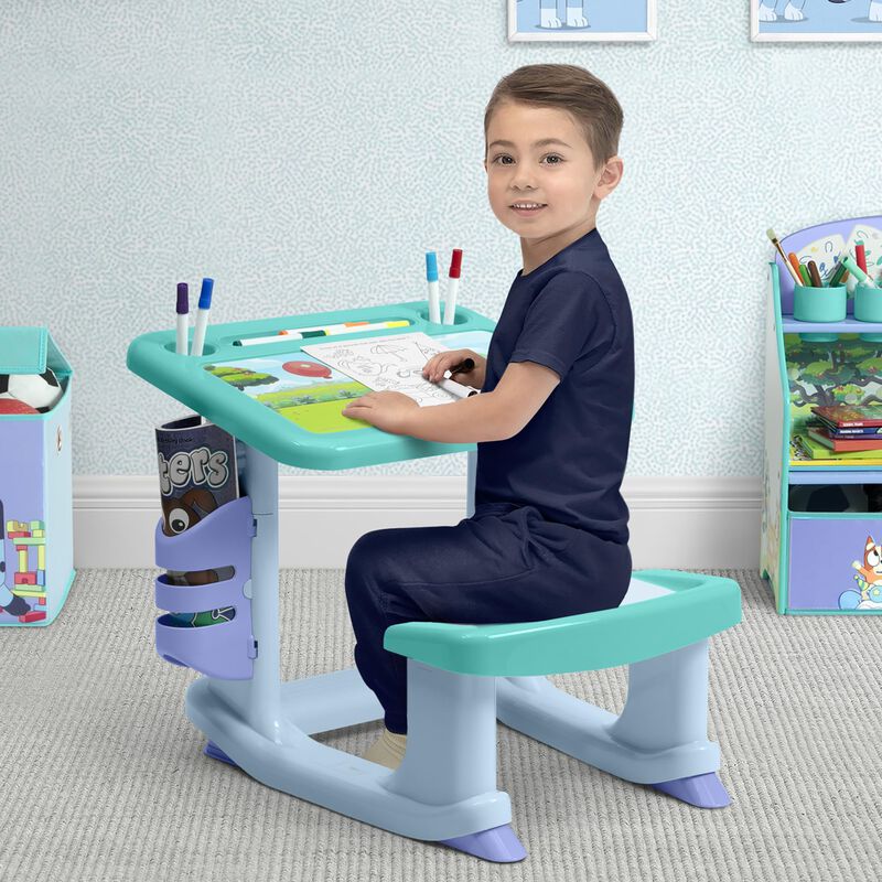 Escritorio Delta Children Bluey Con 10 Rotulado... image number null
