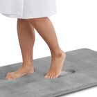 Alfombra De Ba&ntilde;o Genteele 43 cm X 61 cm Gris, Espuma Viscoel&aacute;stica, Antideslizante