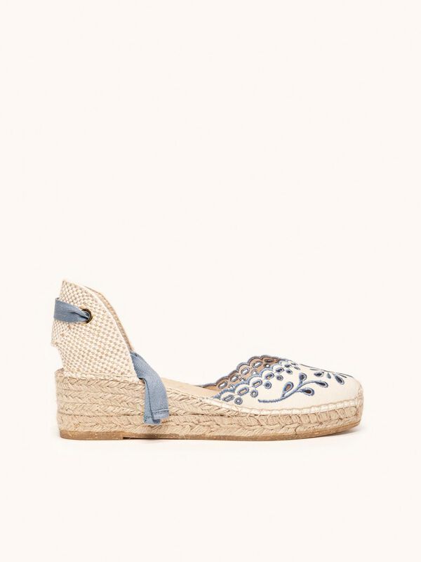 Alpargata de Cu&ntilde;a Baja Romero Bordada Azul image number null