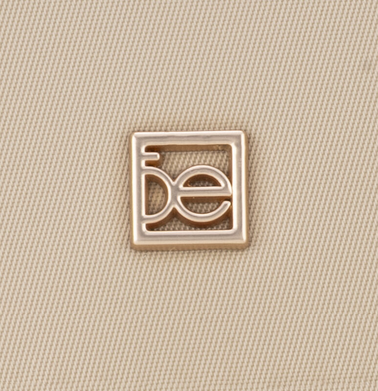 Cartera Flap Chica Color Beige image number null