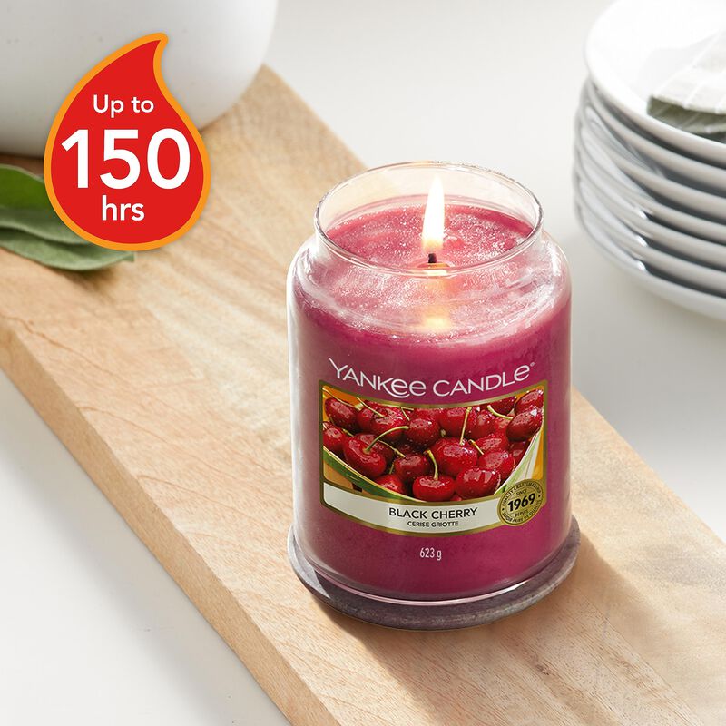 Candle Yankee Candle Con Aroma A Cereza Negra, ... image number null