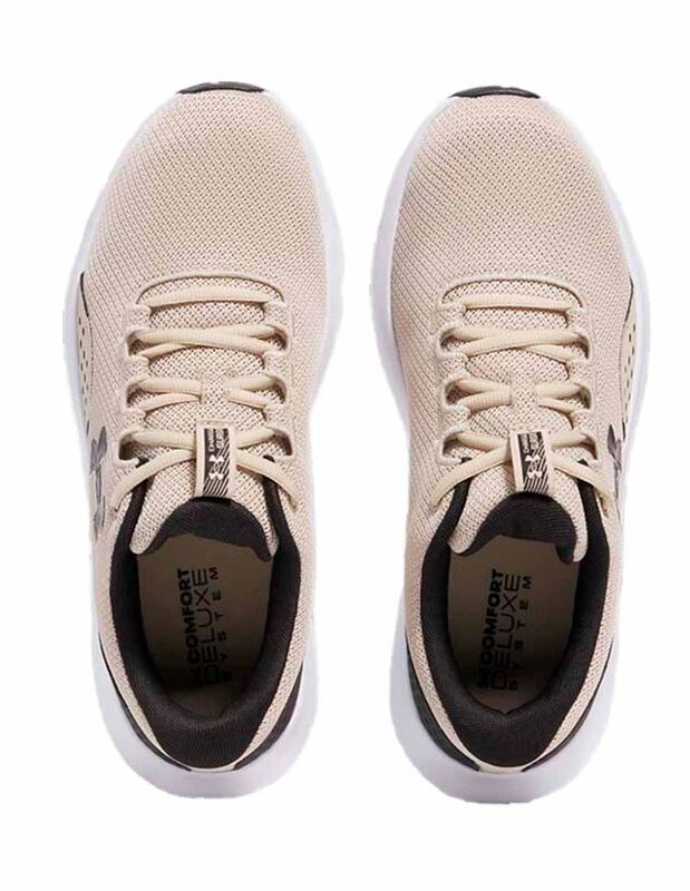 Tenis Caballero Under Armour Charged Surge Beig... image number null