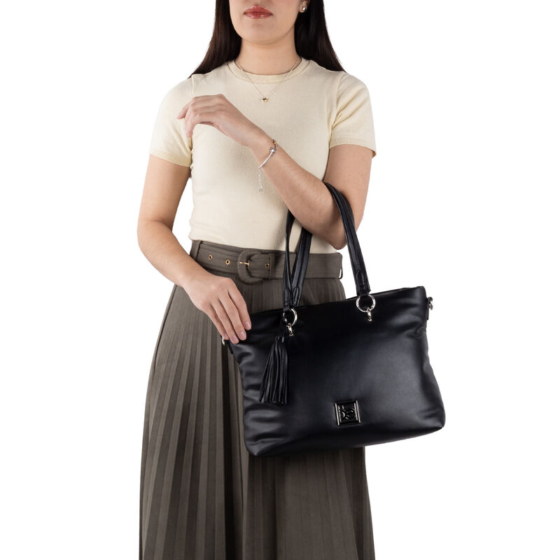 Bolsa Tote Grande Con Tassel Color Negro image number null