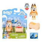 Paquete De 2 Figuras Bluey Baby Race Con Accesorio De Guindilla Y Cuna