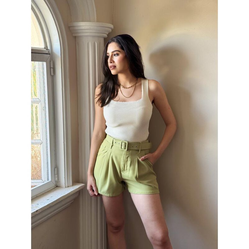 Short de vestir con cinturon image number null