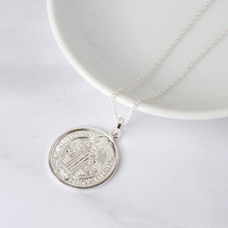 Medalla San Benito De Plata Con Cadena image number null