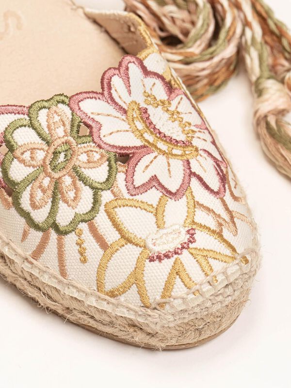 Alpargata Romero Cu&ntilde;a Media Bordado Silvestre R... image number null