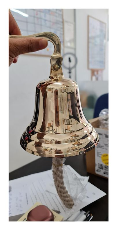 Campana De Lat&oacute;n Con Forma De Mago De Metal Par... image number null