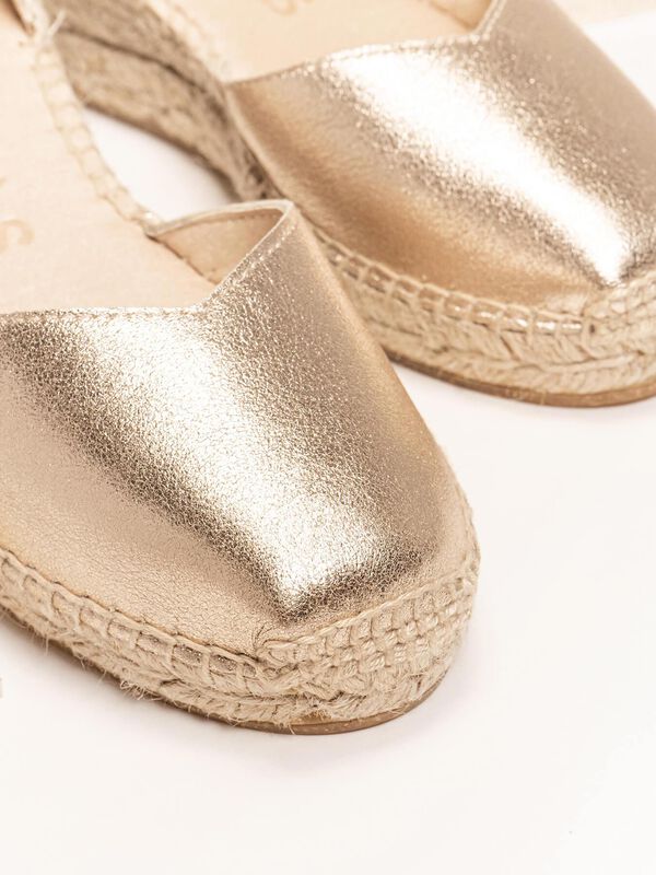 Romero Cu&ntilde;a Baja Ante Metal Oro image number null