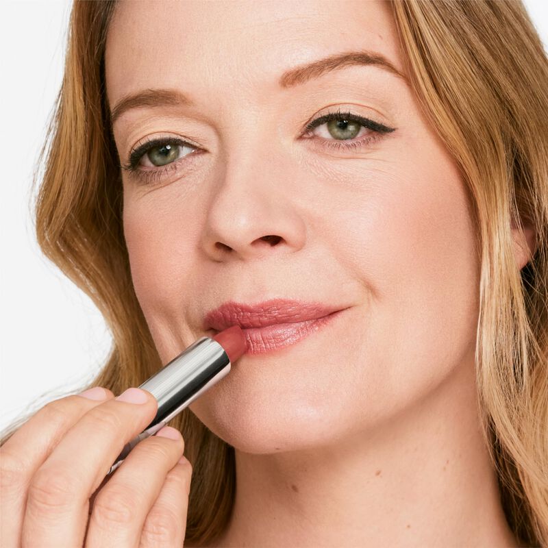 Lipstick Clinique, Un Canoodle Con Formas Dram&aacute;... image number null