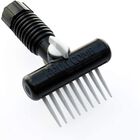 Cepillo para bañar perro. Aqua Comb.  Perros con pelo corto, mediano, negro. Se acopla a manguera.