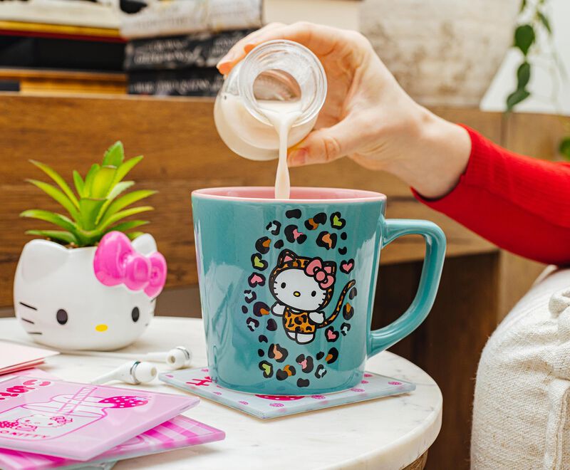 Taza De Cer&aacute;mica Silver Buffalo Hello Kitty Jun... image number null