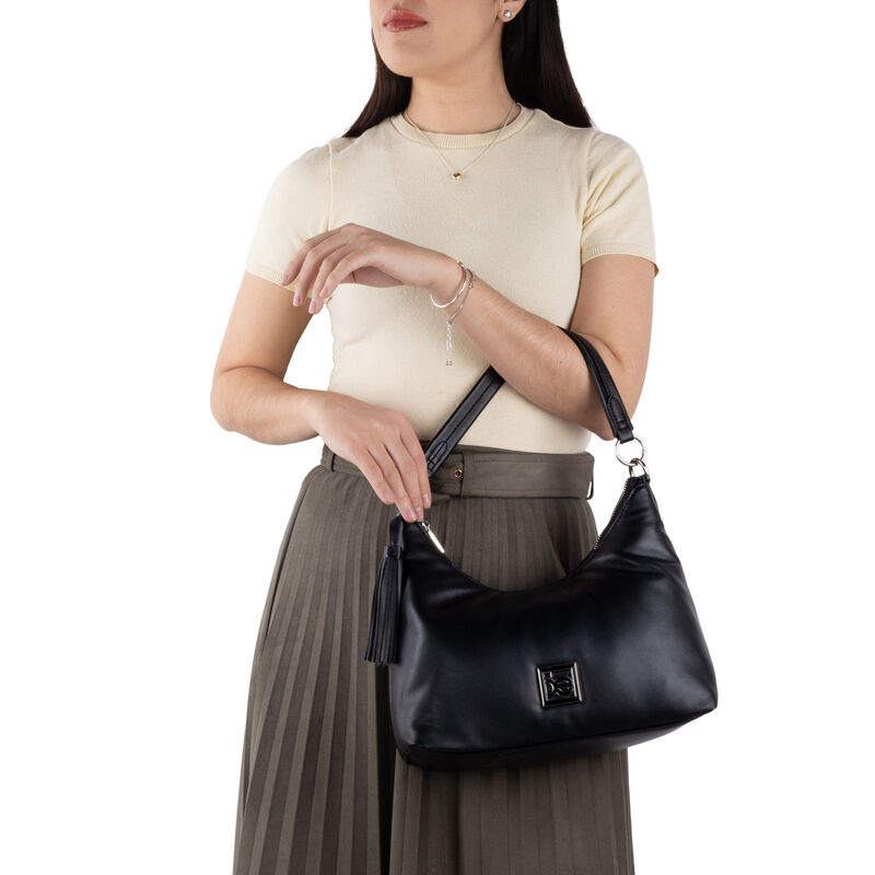 Bolsa Hobo Mediano Con Tassel Color Negro image number null