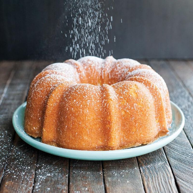 Juego de 4 Moldes Bundt Nordic Ware de 6 Tazas,... image number null