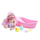 Set De Regalo Layette Deluxe Para Ba&ntilde;era Con Mu&ntilde;eca Reci&eacute;n Nacida De Vinilo De 14 Cm